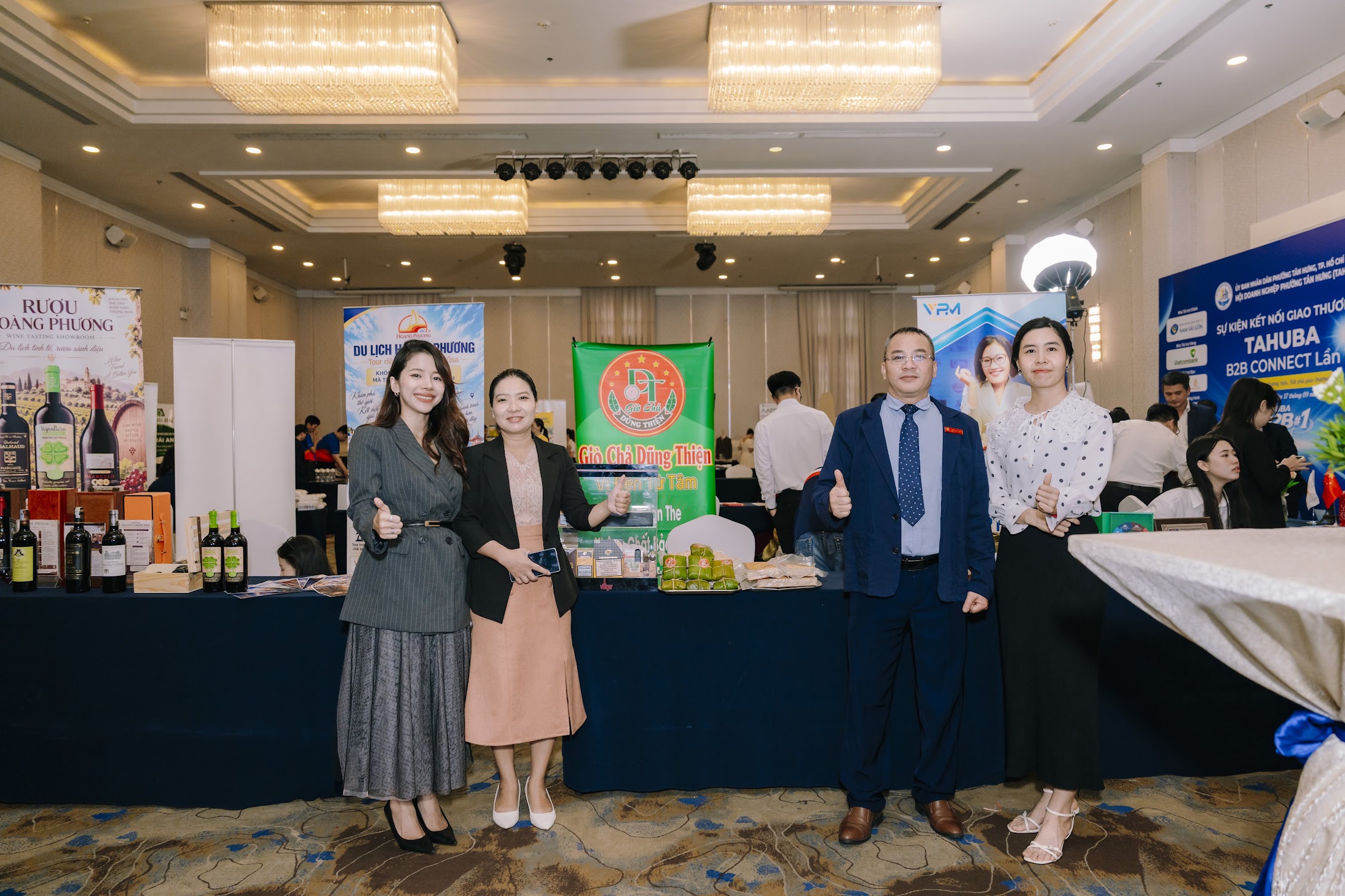 Đại biểu và Lãnh đạo tham dự